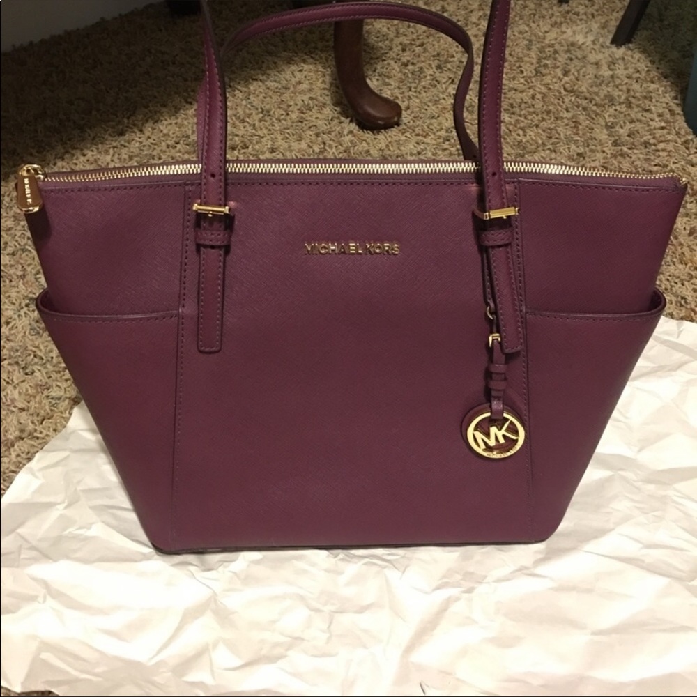 Michael Kors Large Jet Set East West Zip Top Tote